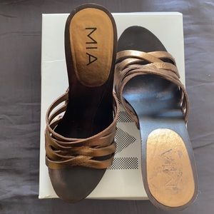 Great condition MIA wooden sandals